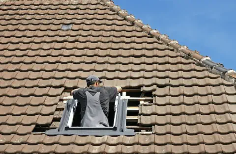 Pose de velux - Mouthier-Haute-Pierre